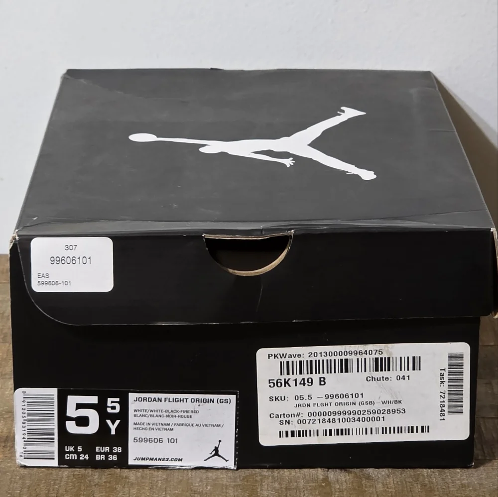 Jordan Flight Origin 3 White/White-Black Fire Red GS Size 5.5Y - Picture 3 of 10